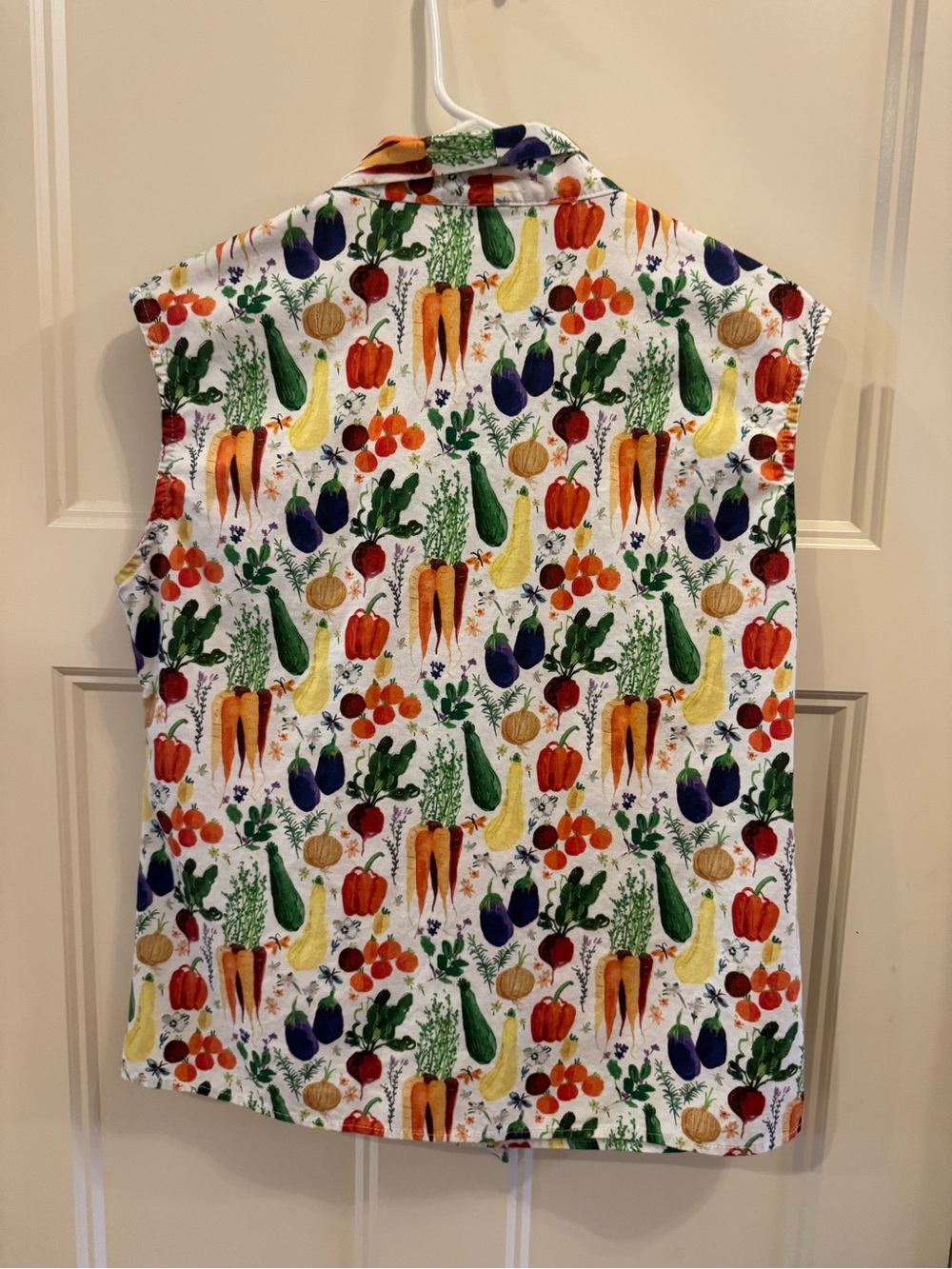 RetroLicious Vegetable Print top - Picture 7 of 7
